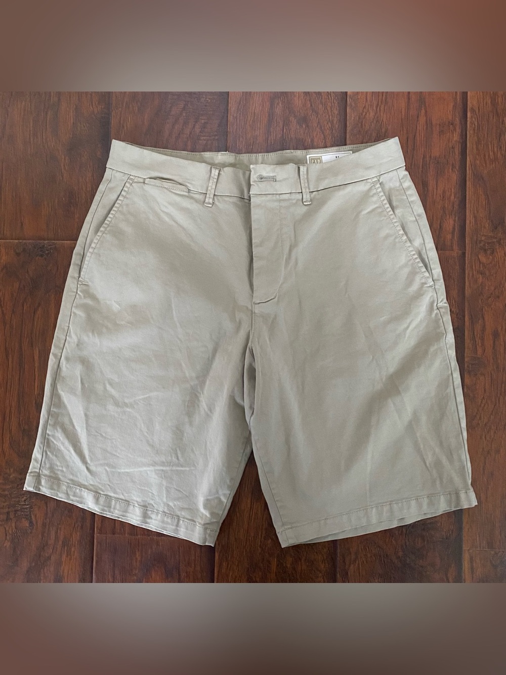 GAP Men's Light Khaki Flat Front Shorts